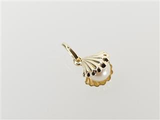 14K Yellow Gold 6mm Round Pearl Clam Shell Pendant Charm